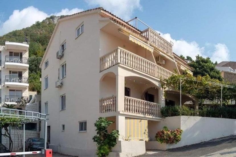 Apartments Dunja Sveti Stefan Extérieur photo