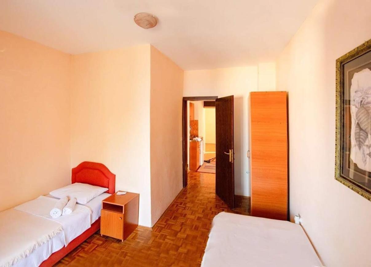 Apartments Dunja Sveti Stefan Extérieur photo