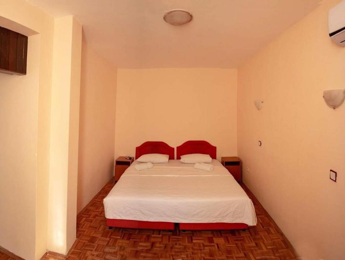Apartments Dunja Sveti Stefan Extérieur photo